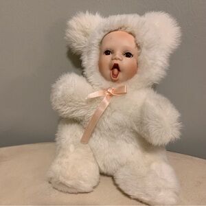 Vintage 10" Porcelain Face
Singing Angel Baby Doll
Faux Fur Holiday Decor